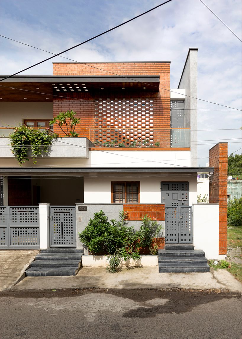 Monolithic Façade showcase frame 2